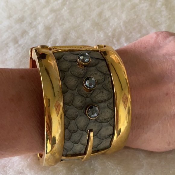 Kara Ross Large Wide Lizard & Swarovski Gems Gold Hinged Statement Cuff NWT - Picture 8 of 8